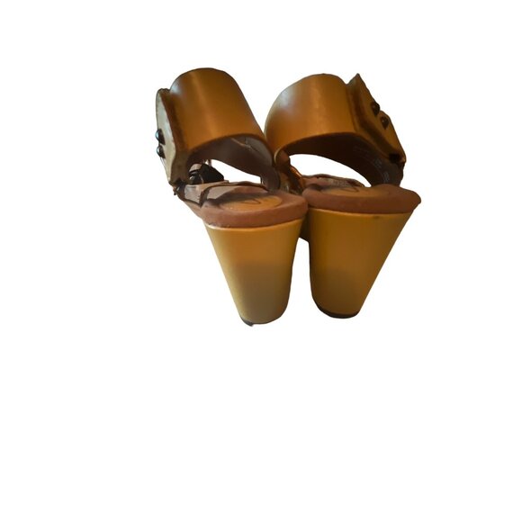 Clarks Women's 6 Caslynn Dez Sandals Leather Wedge Mustard Yellow - Picture 2 of 6